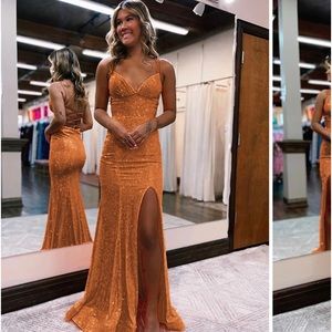 NEW Promlily Sheath/Column Spaghetti Straps Sleeveless Sweep/Brush Train Dresses